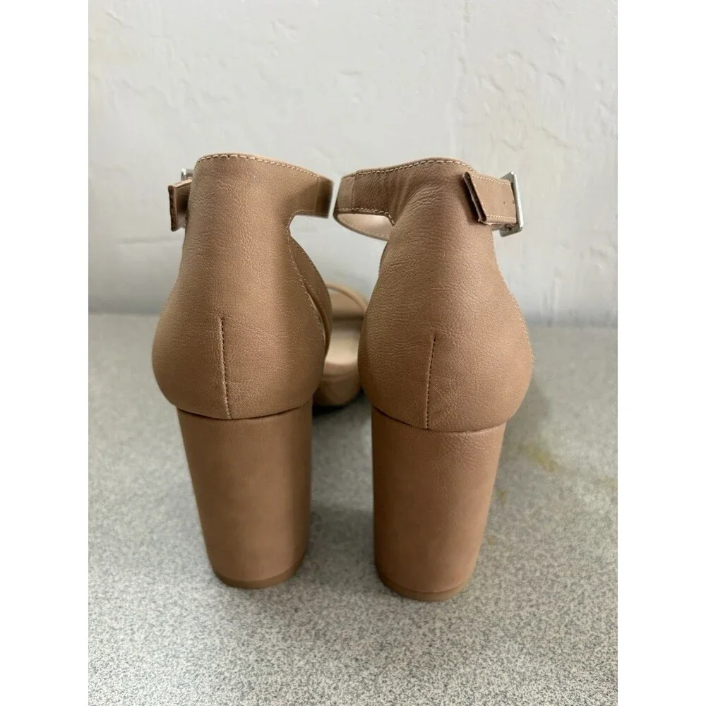 Y Not ? Womens Tan Block Heels Ankle Strap Size 8M  New Without Tags
